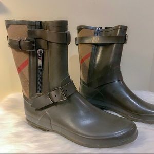 Burberry Rain Boots Size 10